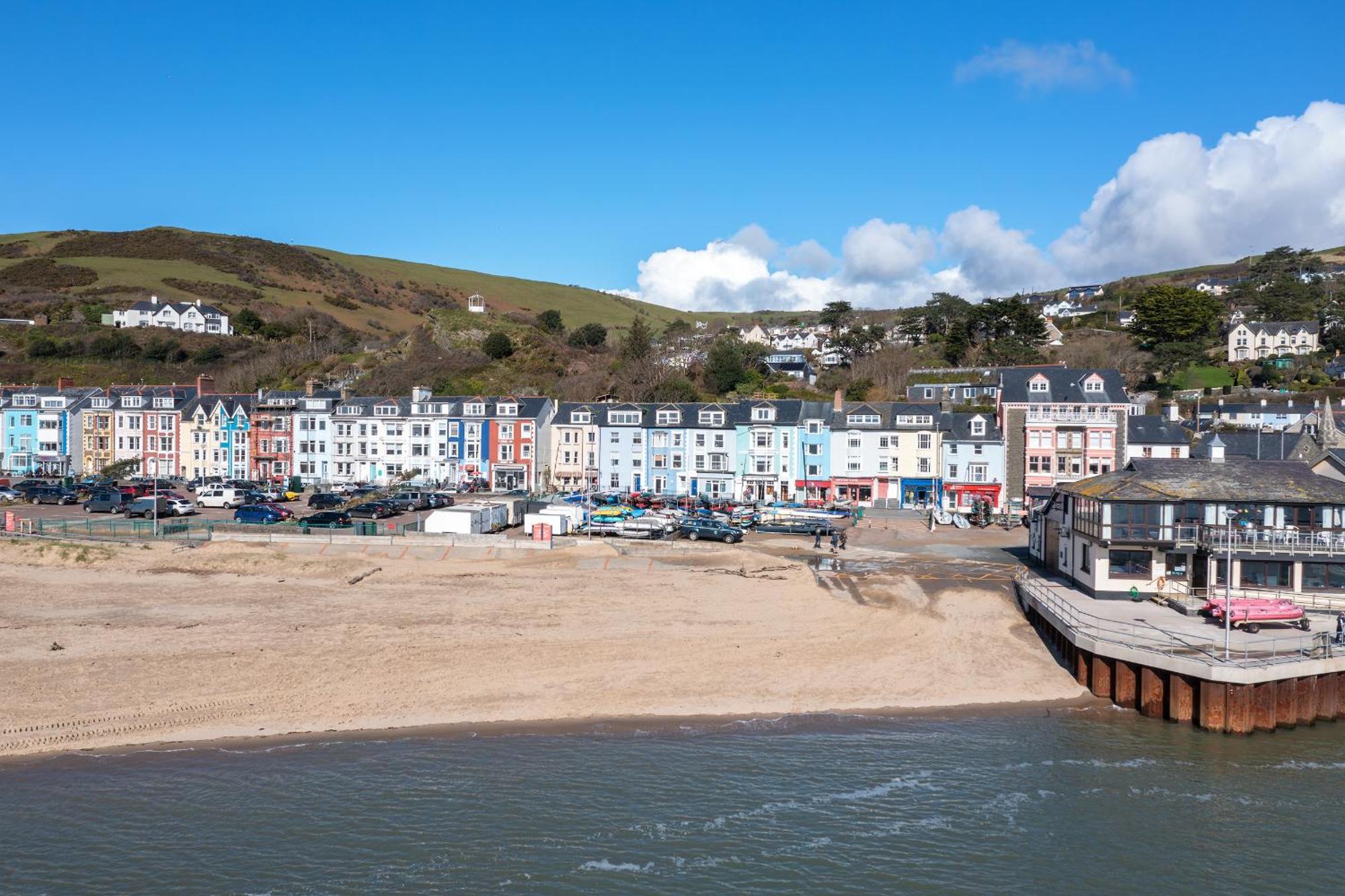 Popular Sea View Apartment Aberdyfi ภายนอก รูปภาพ